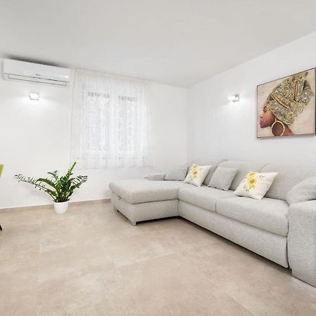 Apartment Amadeo Split Exterior photo