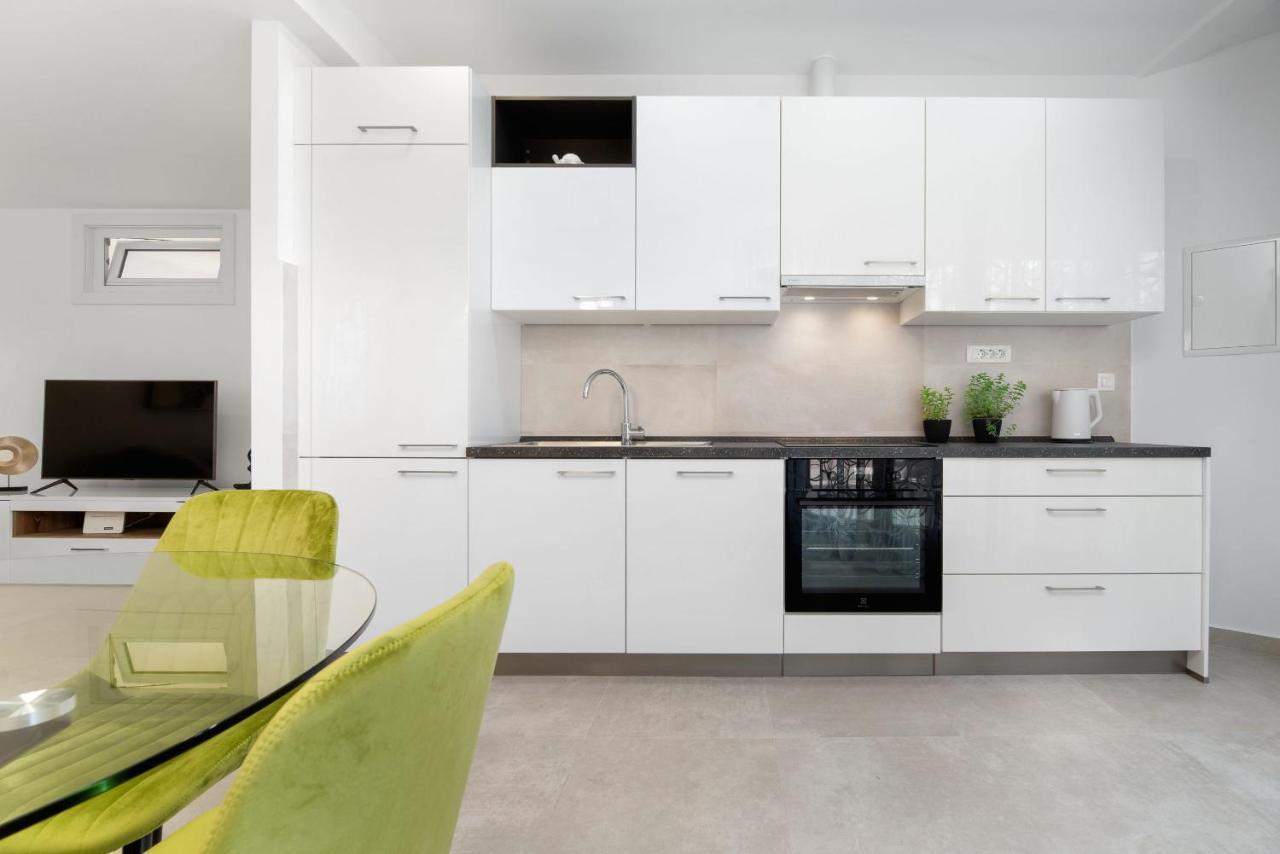Apartment Amadeo Split Exterior photo